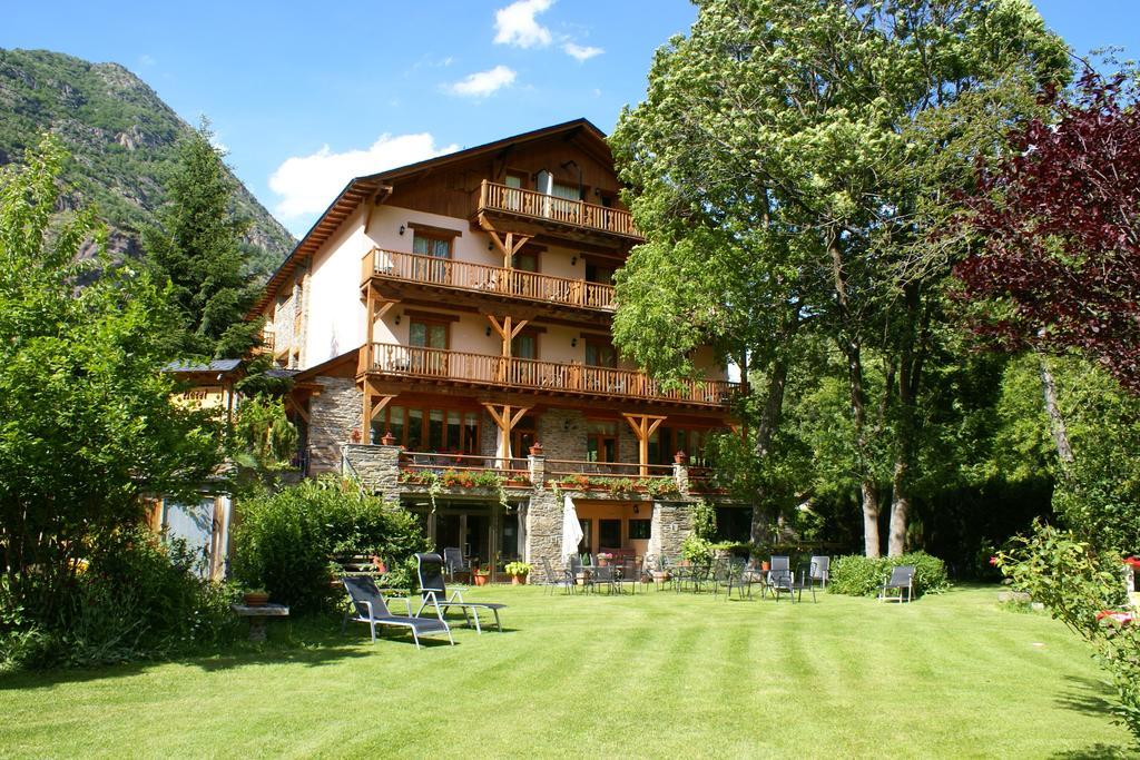 Hotel Estanys Blaus Tavascan Exteriér fotografie