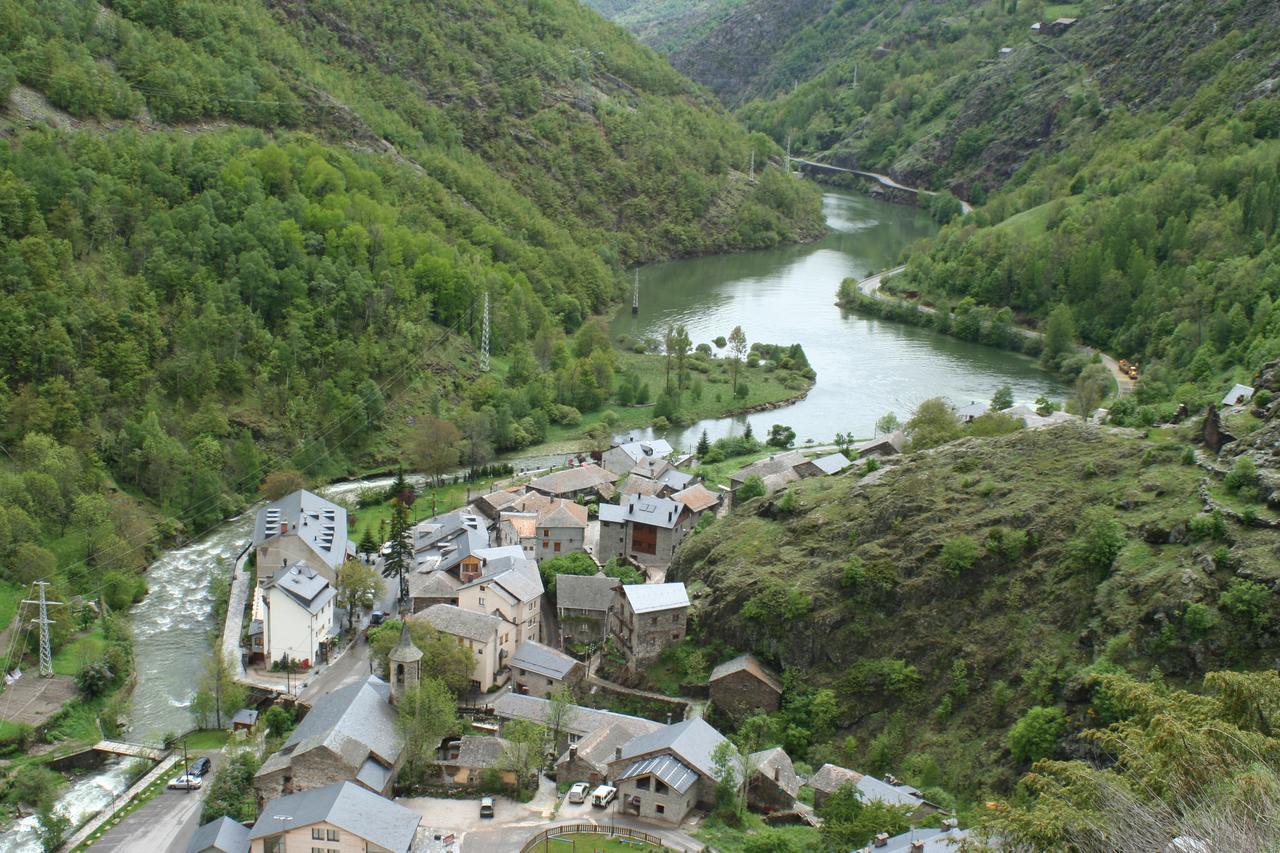 Hotel Estanys Blaus Tavascan Exteriér fotografie