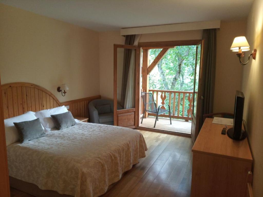 Hotel Estanys Blaus Tavascan Exteriér fotografie